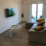 Nona Ervina Apartment Koper