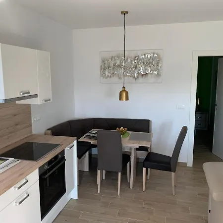 Apartment Nona Ervina *