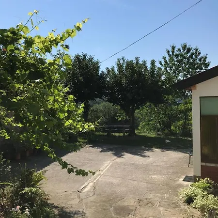 Nona Ervina Apartman *