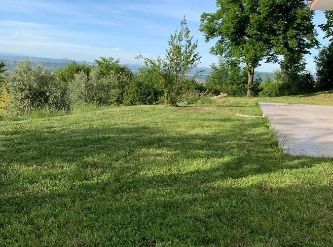 Nona Ervina 公寓 *