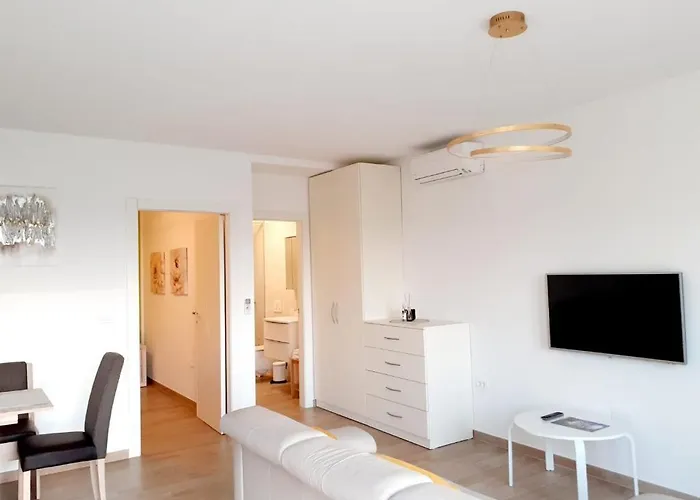 Nona Ervina アパート *